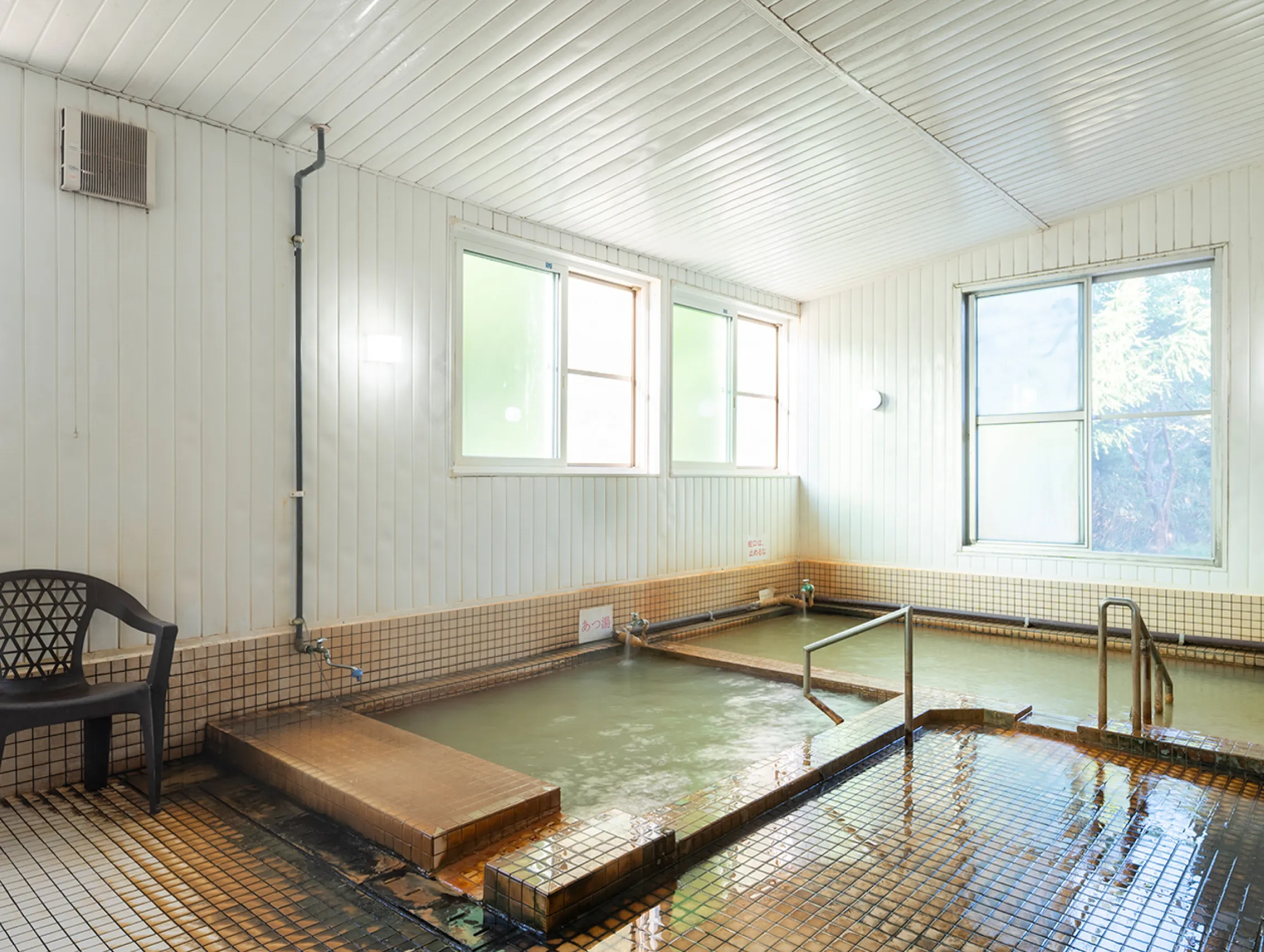 サンサンの湯の外観